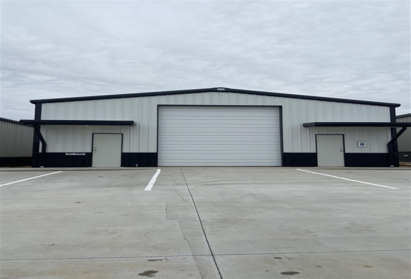 0 , 0 ,3 BathroomsBathrooms,Commercial/industrial,Commercial,Thomas,1,127194