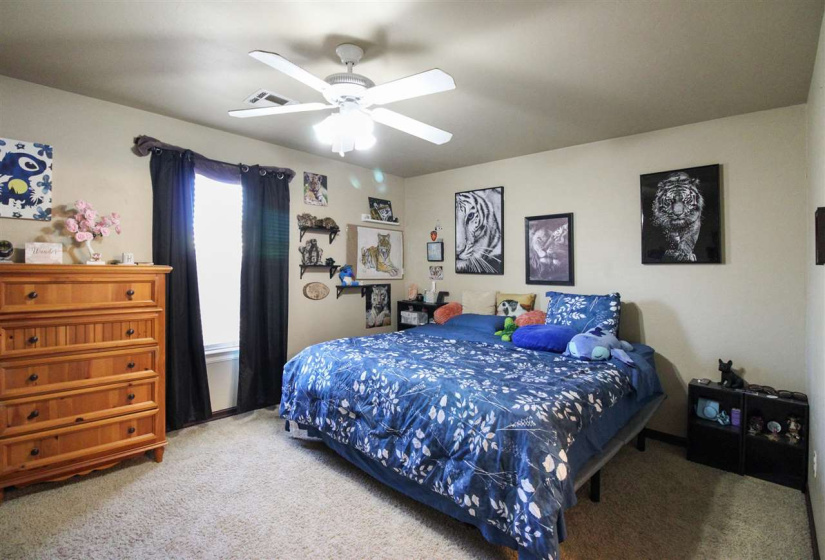 3 Bedrooms Bedrooms, 0 ,2 BathroomsBathrooms,Residential,Single Family,Broadway,1,133799