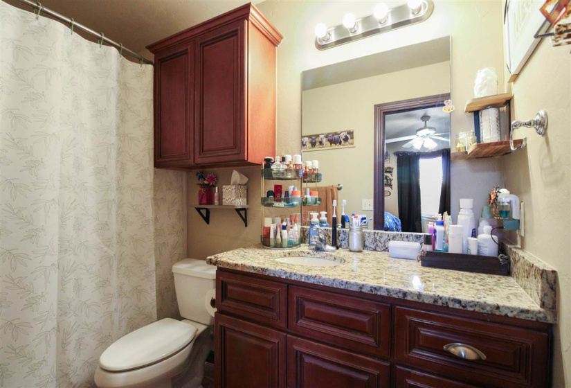 3 Bedrooms Bedrooms, 0 ,2 BathroomsBathrooms,Residential,Single Family,Broadway,1,133799