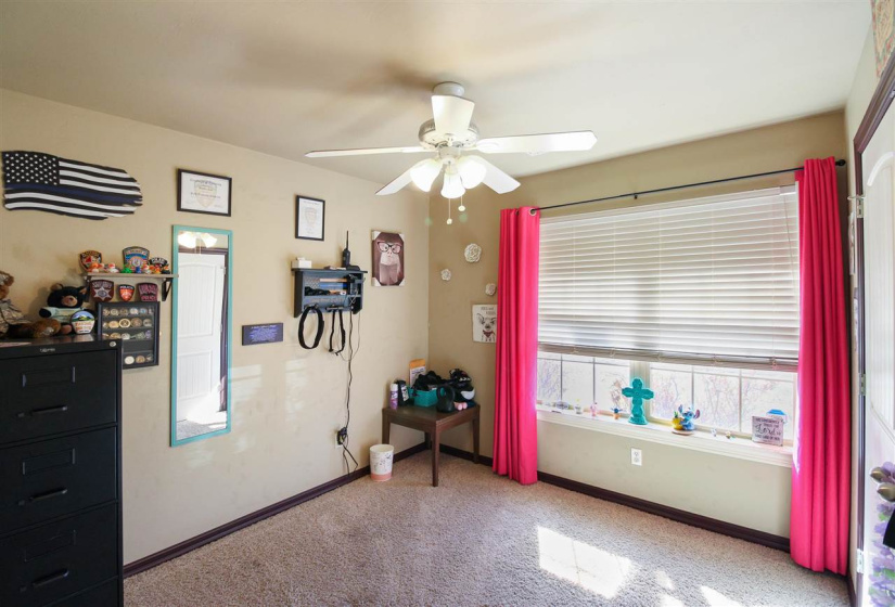 3 Bedrooms Bedrooms, 0 ,2 BathroomsBathrooms,Residential,Single Family,Broadway,1,133799