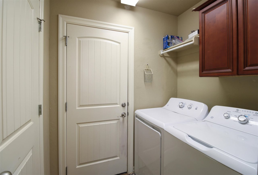 3 Bedrooms Bedrooms, 0 ,2 BathroomsBathrooms,Residential,Single Family,Broadway,1,133799