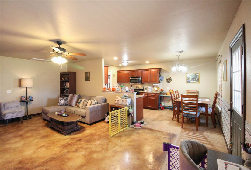 3 Bedrooms Bedrooms, 0 ,2 BathroomsBathrooms,Residential,Single Family,Broadway,1,133799