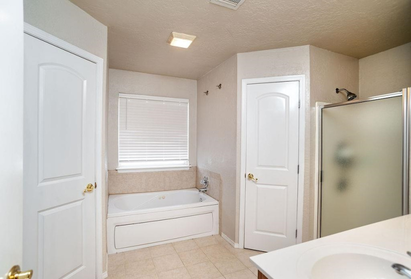 3 Bedrooms Bedrooms, 0 ,2 BathroomsBathrooms,Residential,Single Family,Emma,1,133800