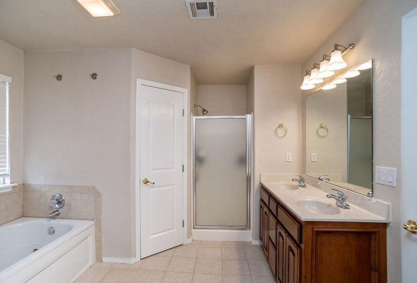 3 Bedrooms Bedrooms, 0 ,2 BathroomsBathrooms,Residential,Single Family,Emma,1,133800