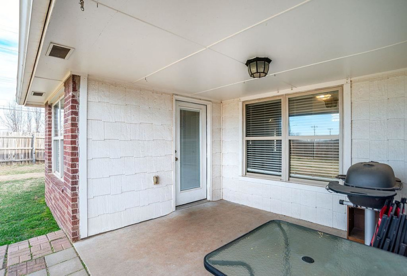 3 Bedrooms Bedrooms, 0 ,2 BathroomsBathrooms,Residential,Single Family,Emma,1,133800