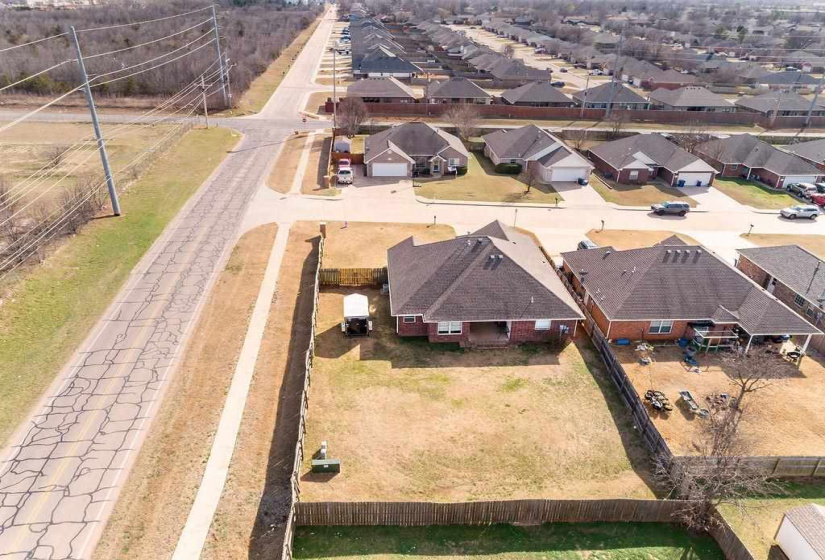 3 Bedrooms Bedrooms, 0 ,2 BathroomsBathrooms,Residential,Single Family,Emma,1,133800