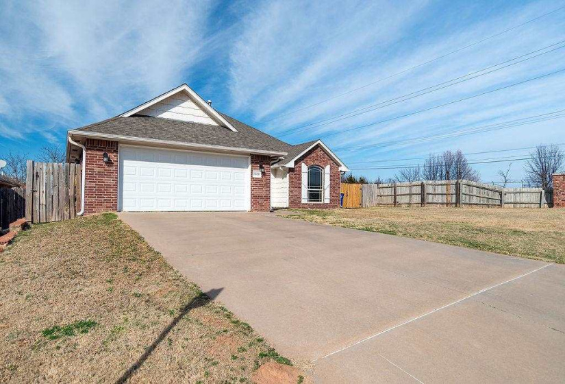 3 Bedrooms Bedrooms, 0 ,2 BathroomsBathrooms,Residential,Single Family,Emma,1,133800