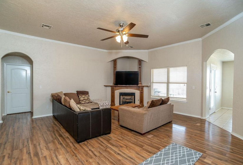 3 Bedrooms Bedrooms, 0 ,2 BathroomsBathrooms,Residential,Single Family,Emma,1,133800