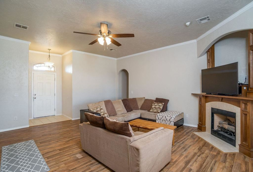 3 Bedrooms Bedrooms, 0 ,2 BathroomsBathrooms,Residential,Single Family,Emma,1,133800