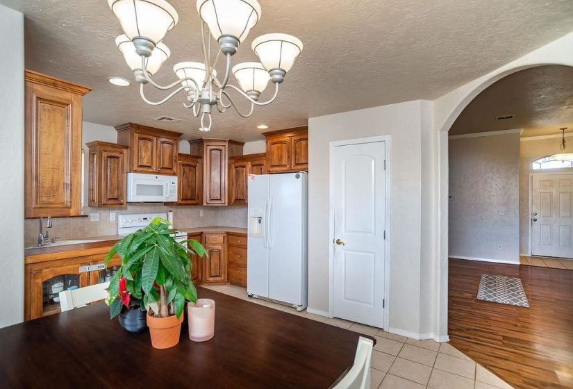 3 Bedrooms Bedrooms, 0 ,2 BathroomsBathrooms,Residential,Single Family,Emma,1,133800