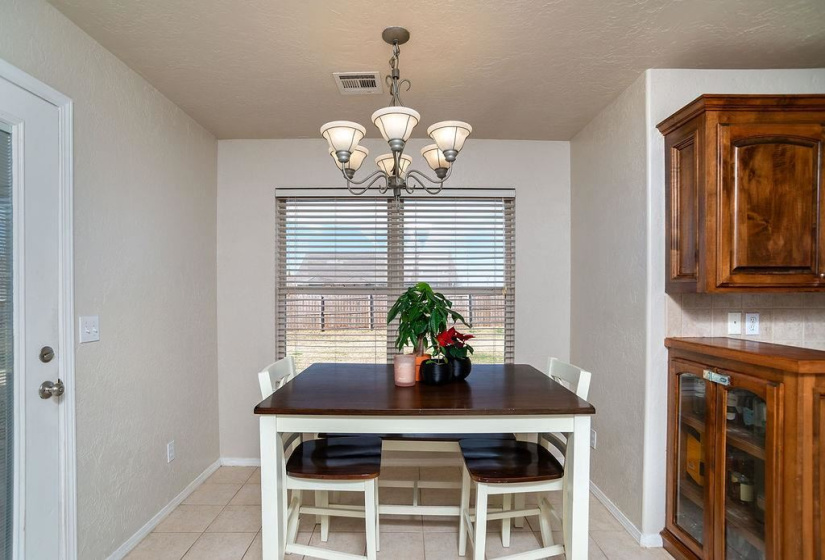 3 Bedrooms Bedrooms, 0 ,2 BathroomsBathrooms,Residential,Single Family,Emma,1,133800