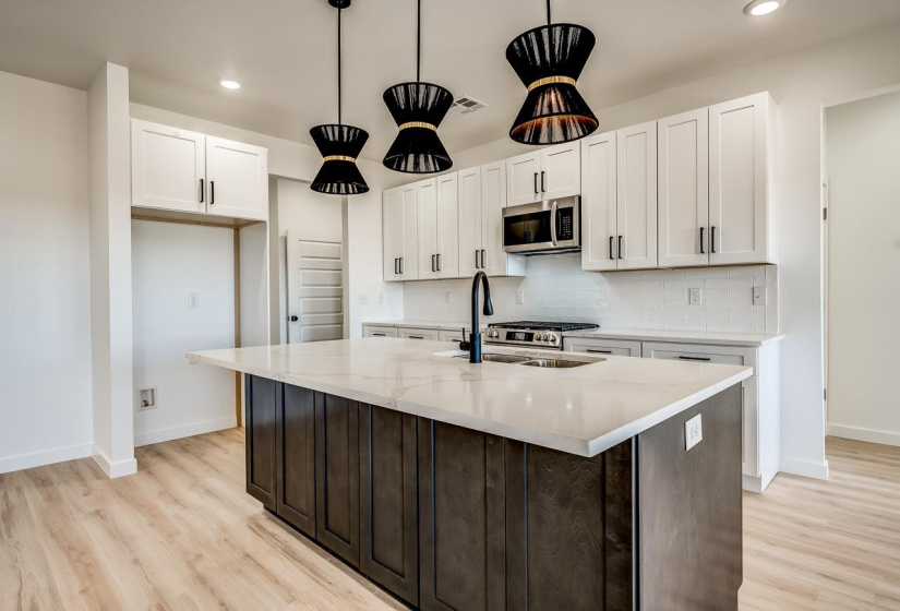 4 Bedrooms Bedrooms, 0 ,3 BathroomsBathrooms,Residential,Single Family,Bison,1,133805