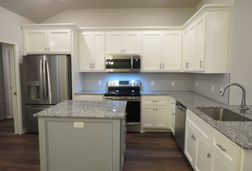 3 Bedrooms Bedrooms, 0 ,2 BathroomsBathrooms,Residential,Single Family,Kinder Wells,1,133808