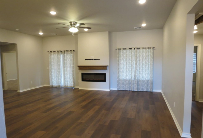 3 Bedrooms Bedrooms, 0 ,2 BathroomsBathrooms,Residential,Single Family,Kinder Wells,1,133808