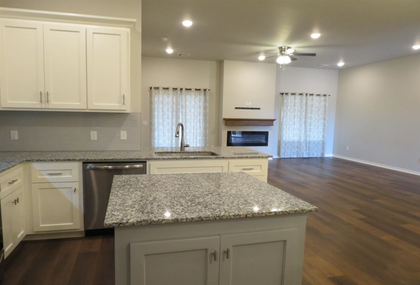 3 Bedrooms Bedrooms, 0 ,2 BathroomsBathrooms,Residential,Single Family,Kinder Wells,1,133808