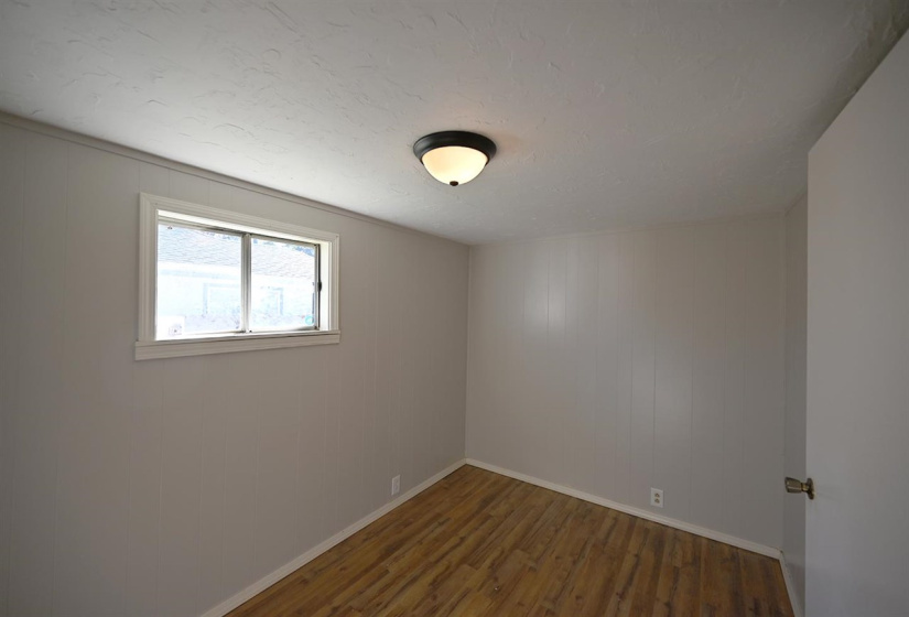 4 Bedrooms Bedrooms, 0 ,2 BathroomsBathrooms,Residential,Single Family,Lowry,1.5,133815