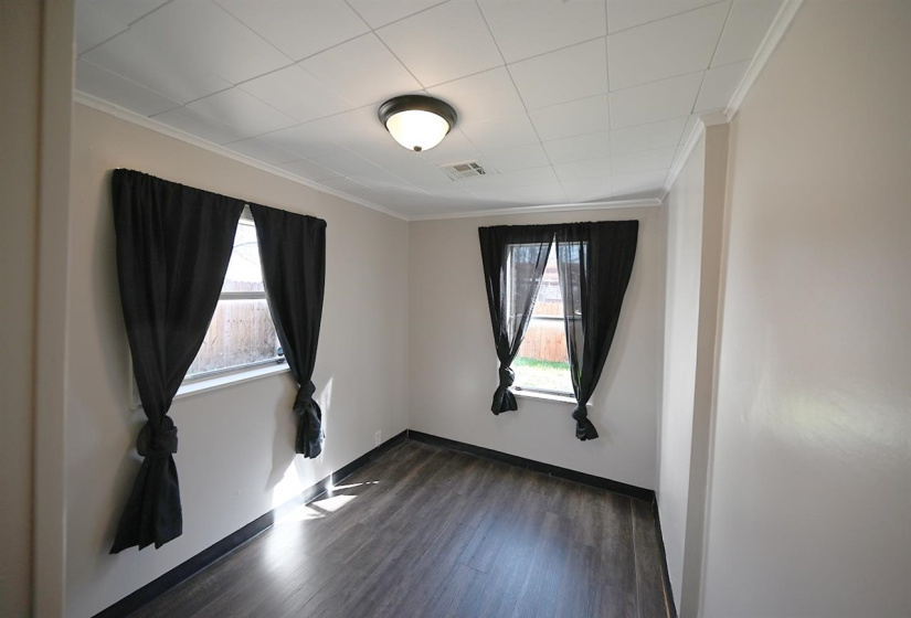 4 Bedrooms Bedrooms, 0 ,2 BathroomsBathrooms,Residential,Single Family,Lowry,1.5,133815