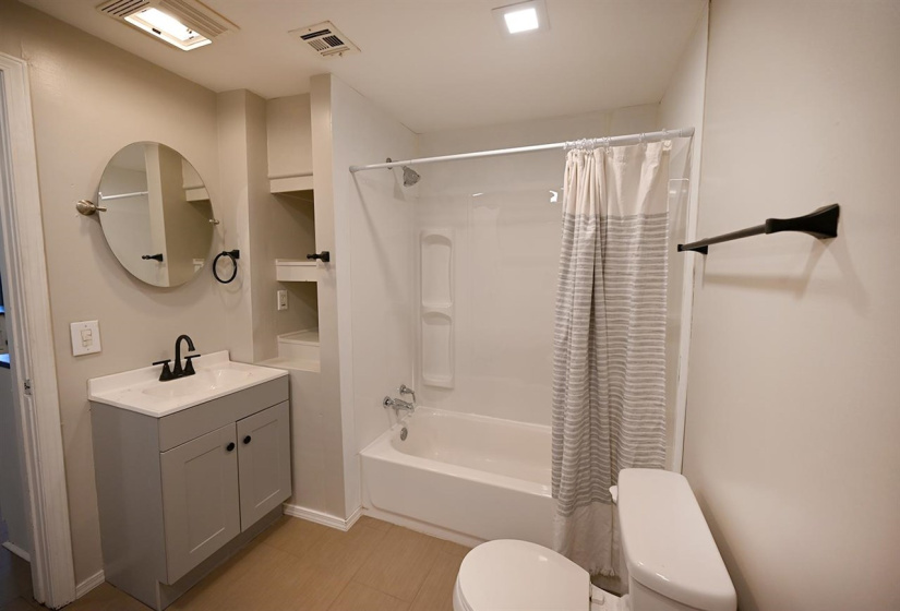 4 Bedrooms Bedrooms, 0 ,2 BathroomsBathrooms,Residential,Single Family,Lowry,1.5,133815