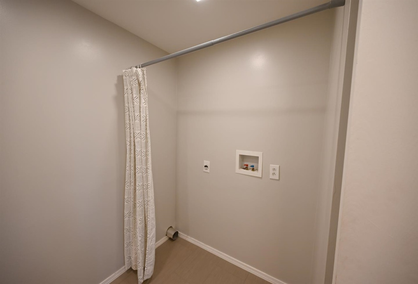 4 Bedrooms Bedrooms, 0 ,2 BathroomsBathrooms,Residential,Single Family,Lowry,1.5,133815