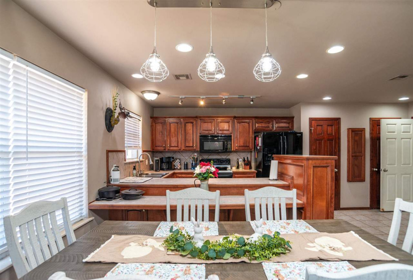 3 Bedrooms Bedrooms, 0 ,2 BathroomsBathrooms,Residential,Single Family,Burdick,1,133822