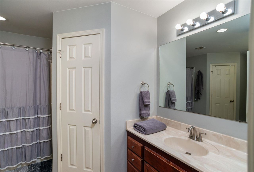 3 Bedrooms Bedrooms, 0 ,2 BathroomsBathrooms,Residential,Single Family,Burdick,1,133822