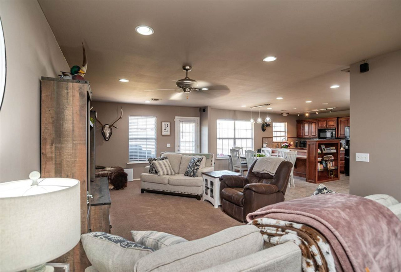 3 Bedrooms Bedrooms, 0 ,2 BathroomsBathrooms,Residential,Single Family,Burdick,1,133822