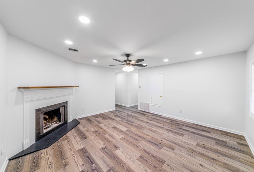 3 Bedrooms Bedrooms, 0 ,2 BathroomsBathrooms,Residential,Single Family,4th,1,133826