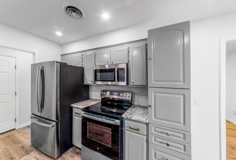 3 Bedrooms Bedrooms, 0 ,2 BathroomsBathrooms,Residential,Single Family,4th,1,133826