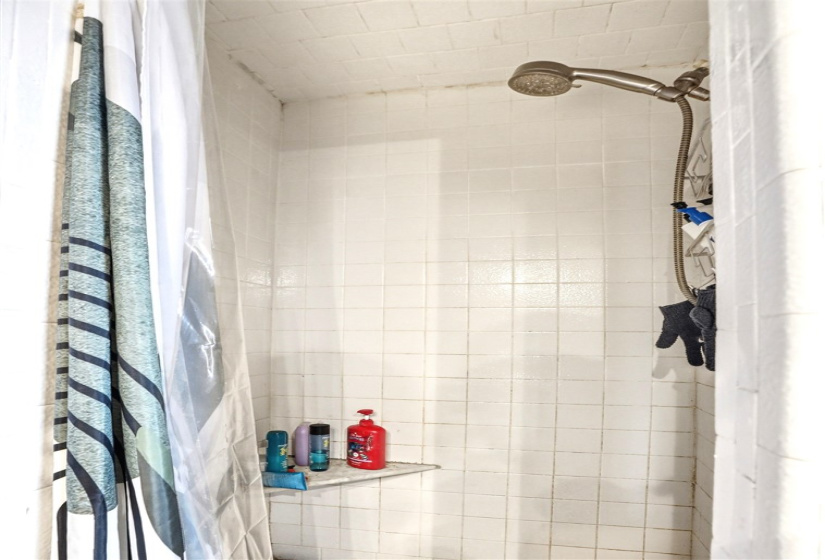 3 Bedrooms Bedrooms, 0 ,2 BathroomsBathrooms,Residential,Single Family,29th,1,133830