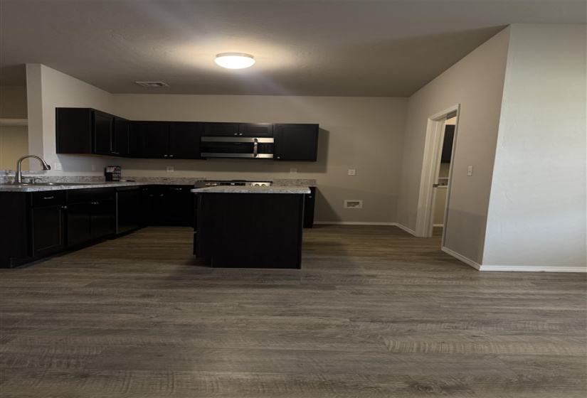 3 Bedrooms Bedrooms, 0 ,2 BathroomsBathrooms,Residential,Single Family,Kinder Wells,1,133833