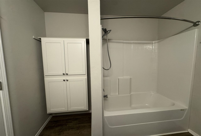 3 Bedrooms Bedrooms, 0 ,2 BathroomsBathrooms,Residential,Single Family,Kinder Wells,1,133833