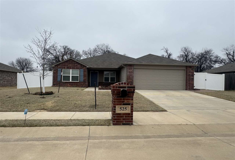 3 Bedrooms Bedrooms, 0 ,2 BathroomsBathrooms,Residential,Single Family,Kinder Wells,1,133833