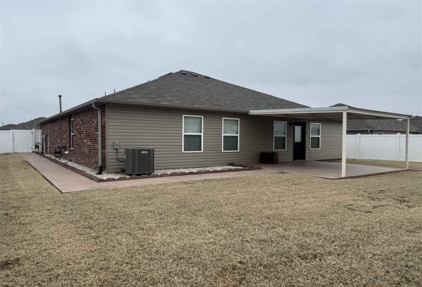 3 Bedrooms Bedrooms, 0 ,2 BathroomsBathrooms,Residential,Single Family,Kinder Wells,1,133833