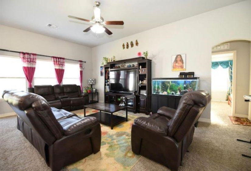 4 Bedrooms Bedrooms, 0 ,2 BathroomsBathrooms,Residential,Single Family,Aggie,1,133834