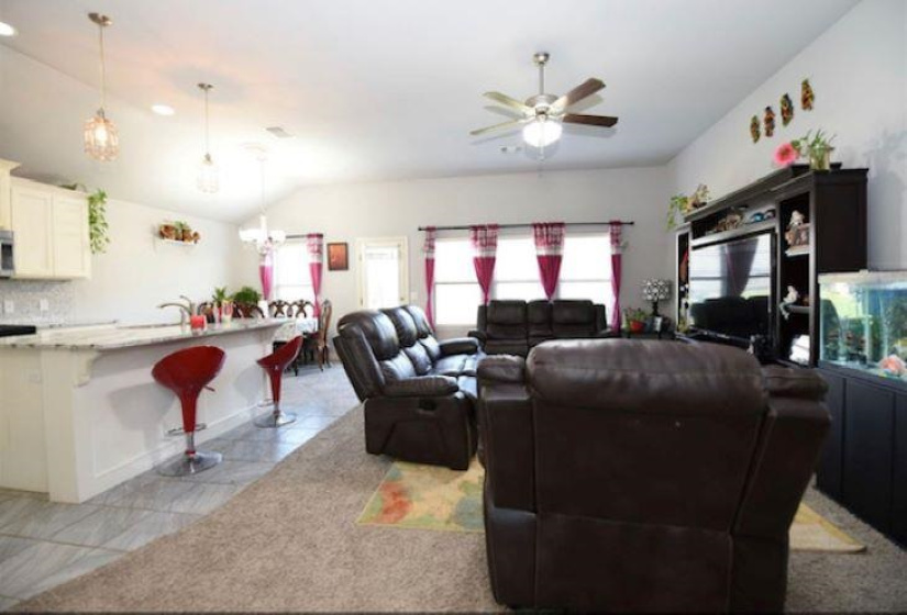 4 Bedrooms Bedrooms, 0 ,2 BathroomsBathrooms,Residential,Single Family,Aggie,1,133834