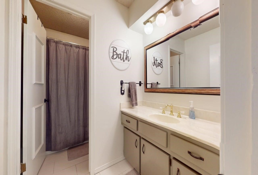 4 Bedrooms Bedrooms, 0 ,2 BathroomsBathrooms,Residential,Single Family,9th,1,133835