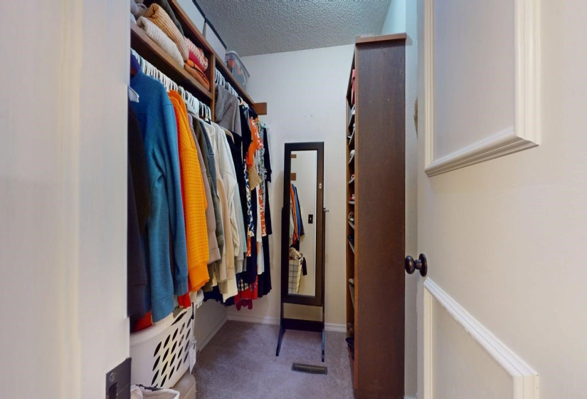 4 Bedrooms Bedrooms, 0 ,2 BathroomsBathrooms,Residential,Single Family,9th,1,133835