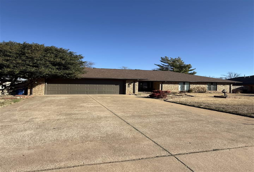 4 Bedrooms Bedrooms, 0 ,2 BathroomsBathrooms,Residential,Single Family,9th,1,133835