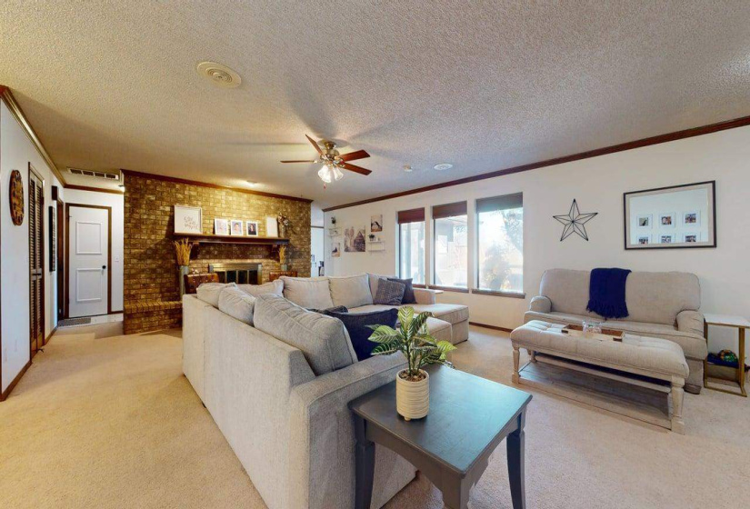 4 Bedrooms Bedrooms, 0 ,2 BathroomsBathrooms,Residential,Single Family,9th,1,133835