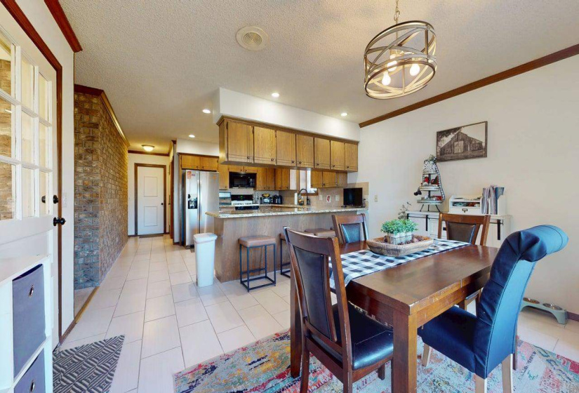 4 Bedrooms Bedrooms, 0 ,2 BathroomsBathrooms,Residential,Single Family,9th,1,133835