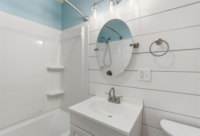 2 Bedrooms Bedrooms, 0 ,1 BathroomBathrooms,Residential,Single Family,Locust,1,133842