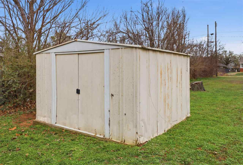 2 Bedrooms Bedrooms, 0 ,1 BathroomBathrooms,Residential,Single Family,Locust,1,133842