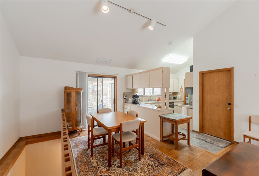 3 Bedrooms Bedrooms, 0 ,2 BathroomsBathrooms,Residential,Single Family,Chiquita,1.5,133843