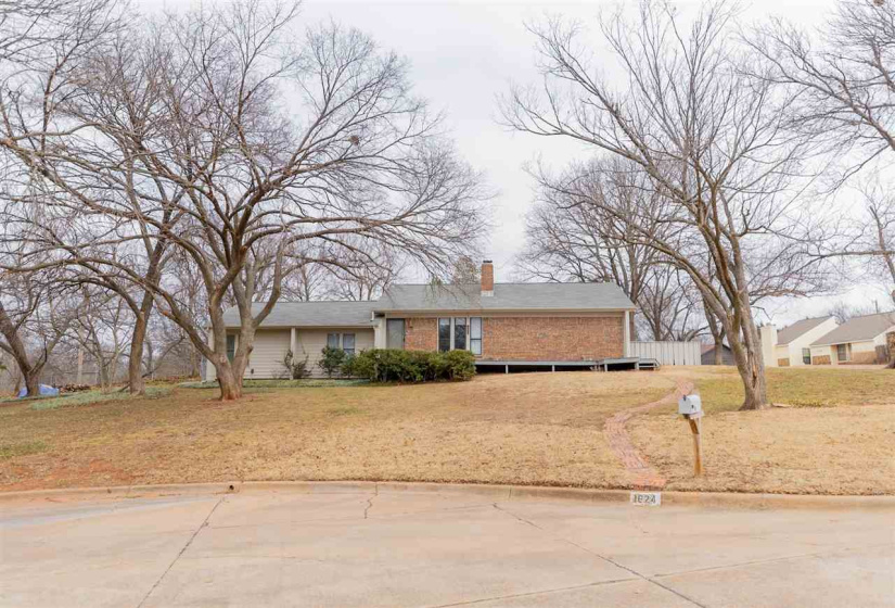 3 Bedrooms Bedrooms, 0 ,2 BathroomsBathrooms,Residential,Single Family,Chiquita,1.5,133843