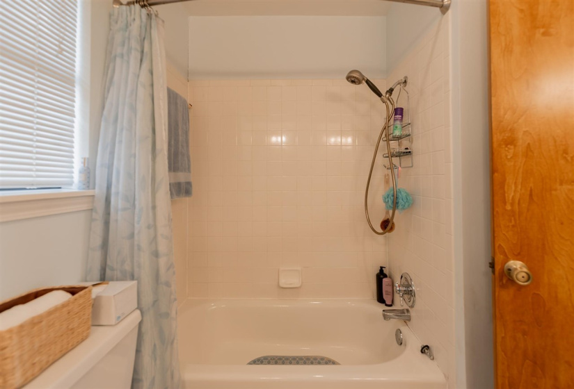 3 Bedrooms Bedrooms, 0 ,2 BathroomsBathrooms,Residential,Single Family,Chiquita,1.5,133843