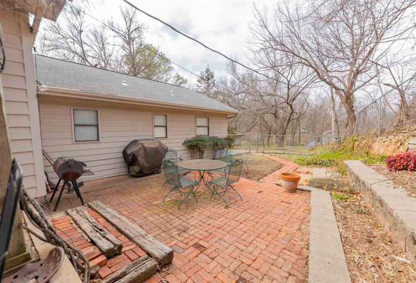 3 Bedrooms Bedrooms, 0 ,2 BathroomsBathrooms,Residential,Single Family,Chiquita,1.5,133843