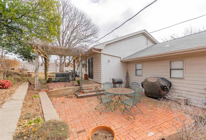 3 Bedrooms Bedrooms, 0 ,2 BathroomsBathrooms,Residential,Single Family,Chiquita,1.5,133843