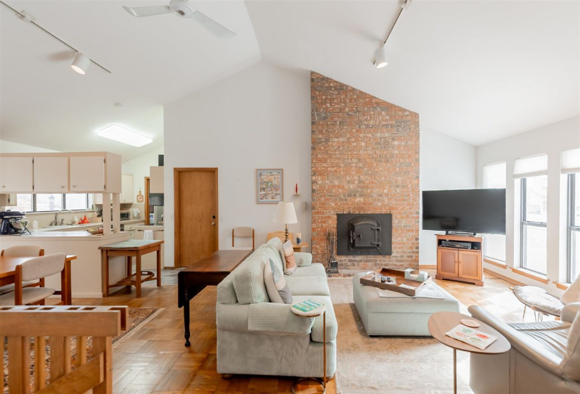 3 Bedrooms Bedrooms, 0 ,2 BathroomsBathrooms,Residential,Single Family,Chiquita,1.5,133843