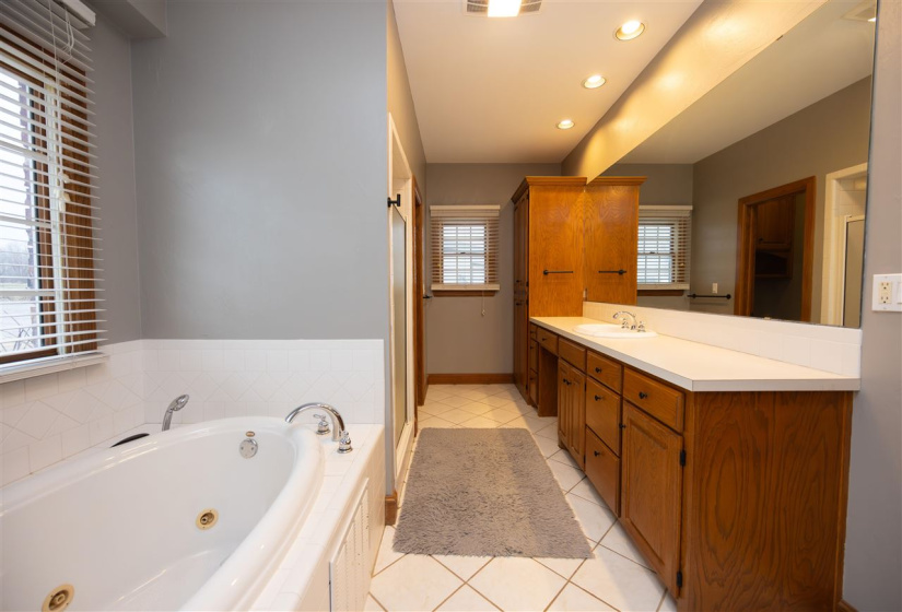 6 Bedrooms Bedrooms, 0 ,4 BathroomsBathrooms,Residential,Single Family,Longwood Road,2,133848