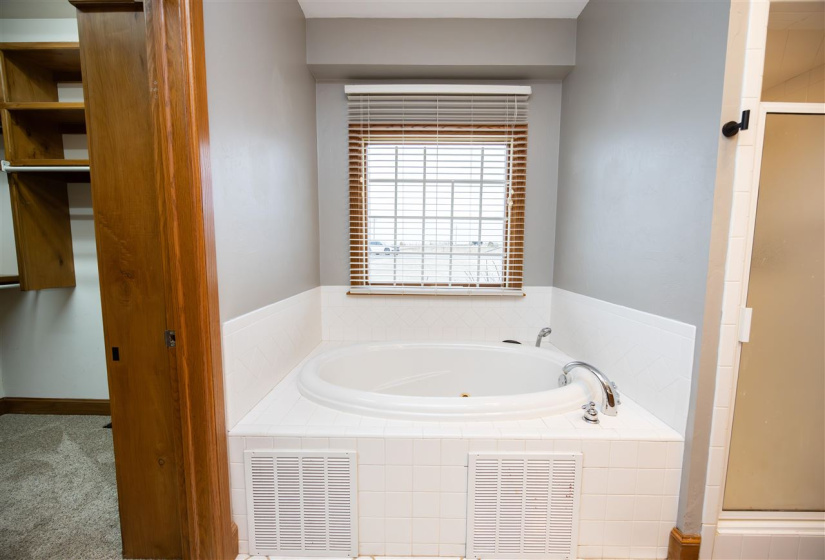 6 Bedrooms Bedrooms, 0 ,4 BathroomsBathrooms,Residential,Single Family,Longwood Road,2,133848